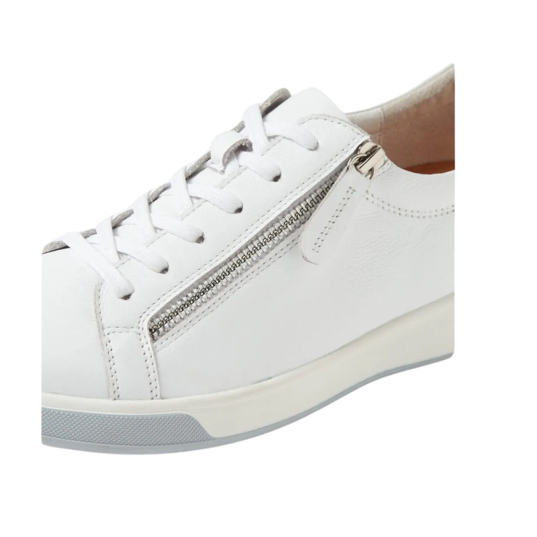 Close up Ziera Aito women’s sneaker