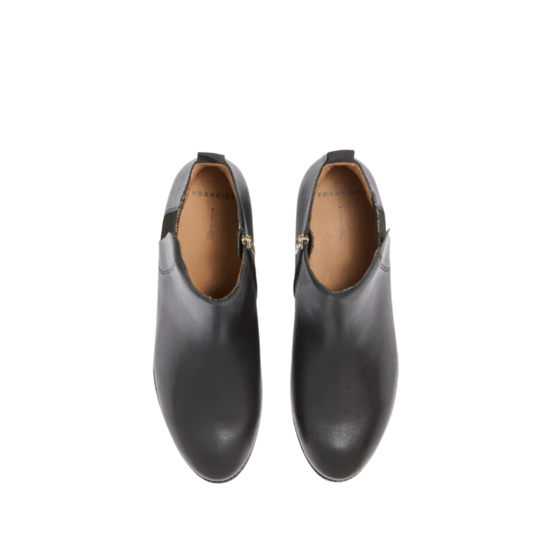 Top View of Women’s Frankie4 Austen black boot.