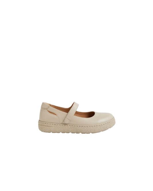 Oggie Xw Almond Leather Flat Shoes
