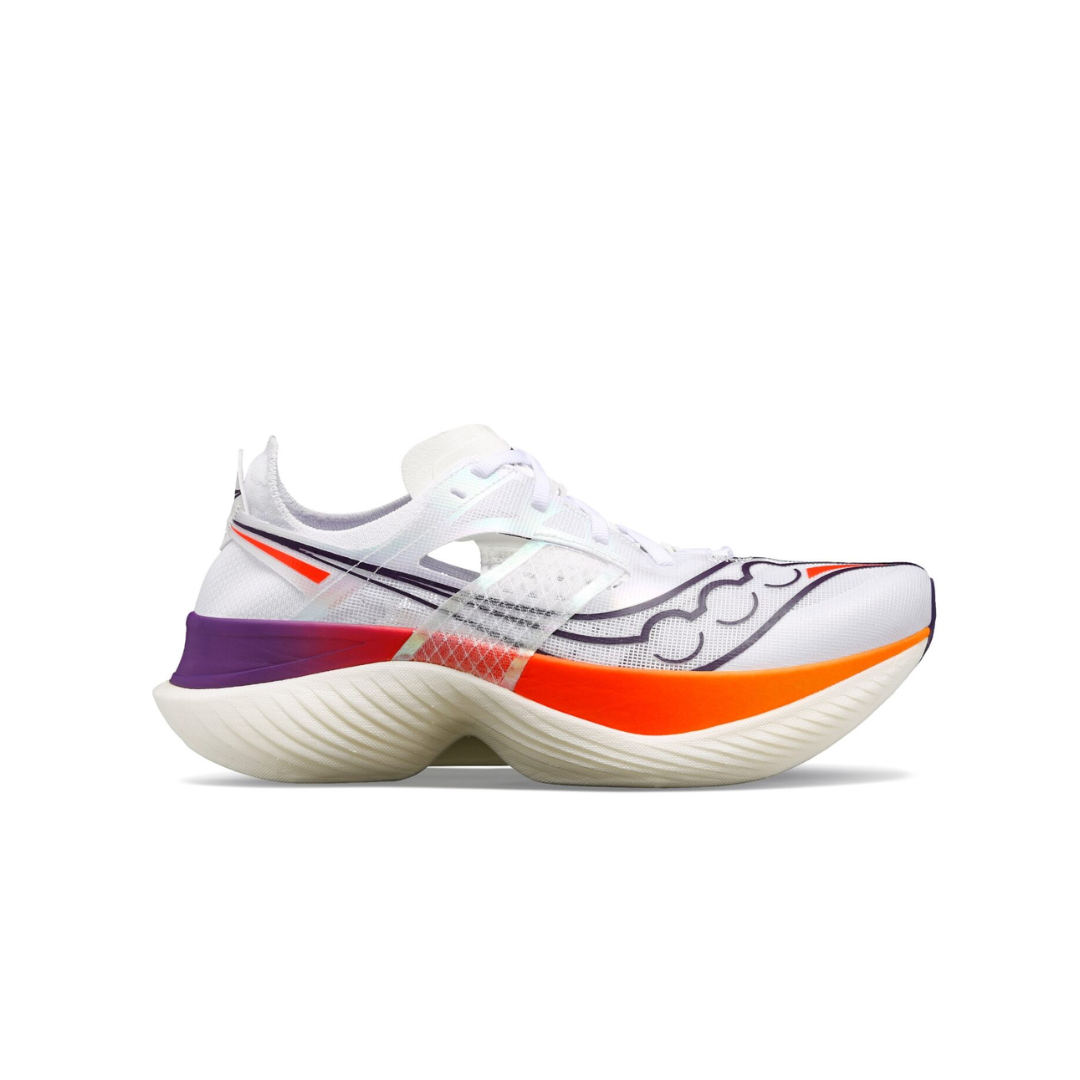 Saucony Carbon plated racing shoe elite